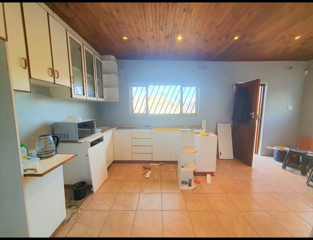 3 BEDROOM HOUSE TO LET IN TOWNSEND ESTATE